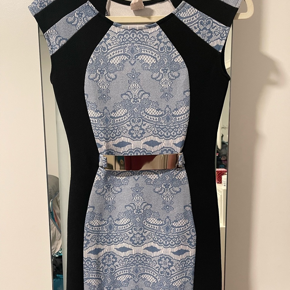 Floral mini dress with metal belt